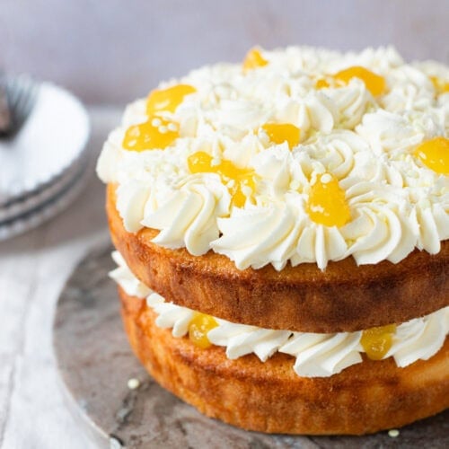 A finsihed Lemon Celebration Cake