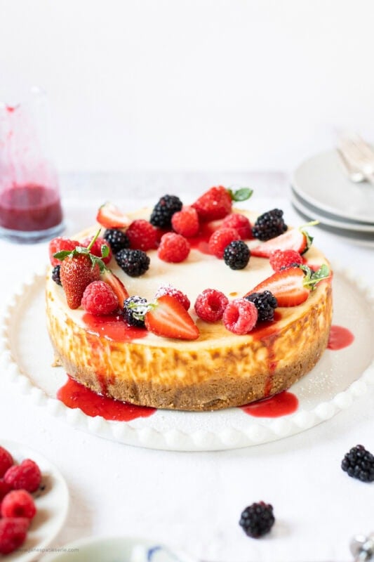 A finished New York Cheesecake on a plate
